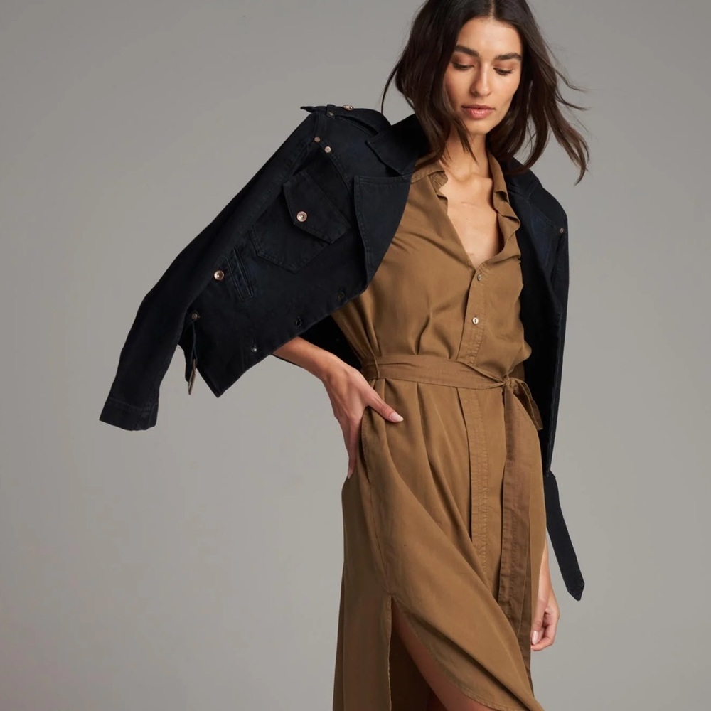 Elegant Tan Midi Dress - Picture 3 of 8